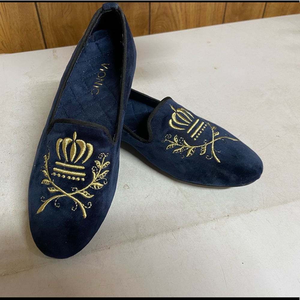 Navy embroidered shoes